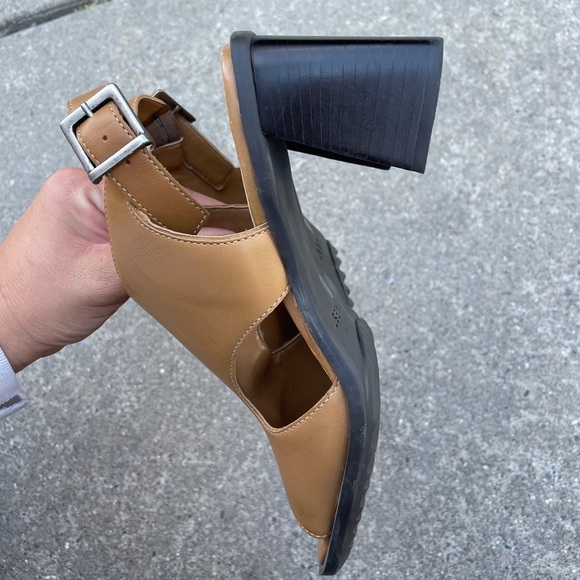 Vintage 90's block heel leather sandals - Picture 6 of 10